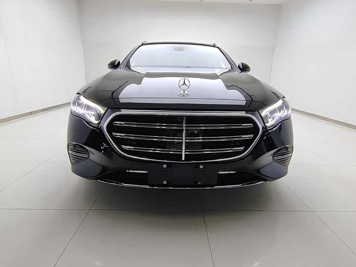 Photo 2 - Mercedes-Benz E-Class