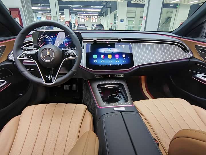 Photo 3 - Mercedes-Benz E-Class