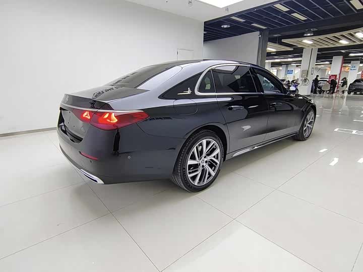 Photo 7 - Mercedes-Benz E-Class