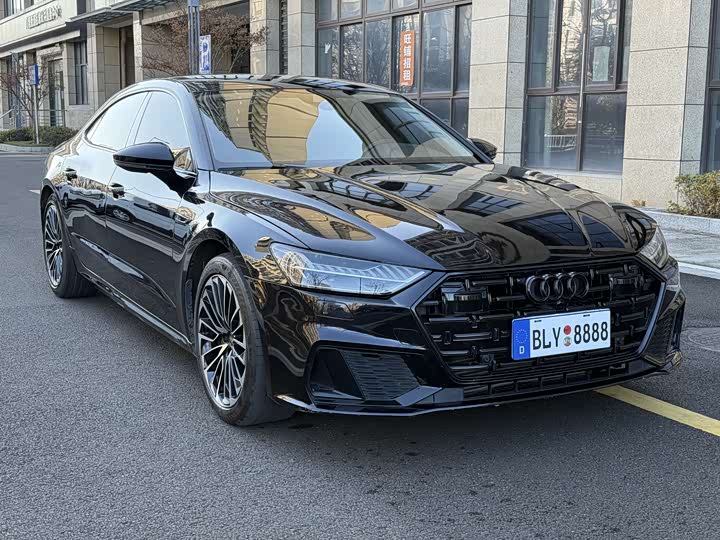 Фото 2 - Audi A7L