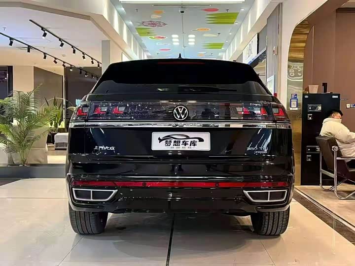 Photo 8 - Volkswagen Teramont X