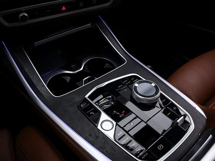 Photo 9 - BMW X7
