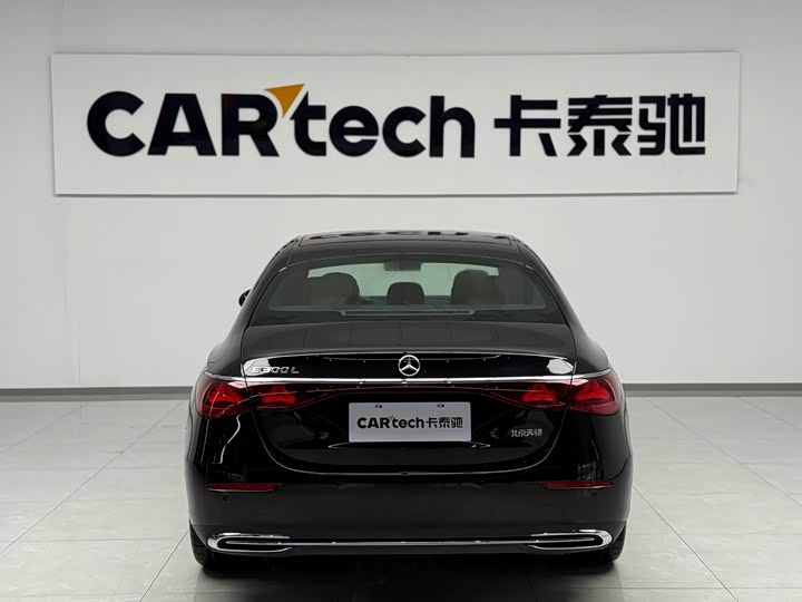 Фото 3 - Mercedes-Benz E-Class