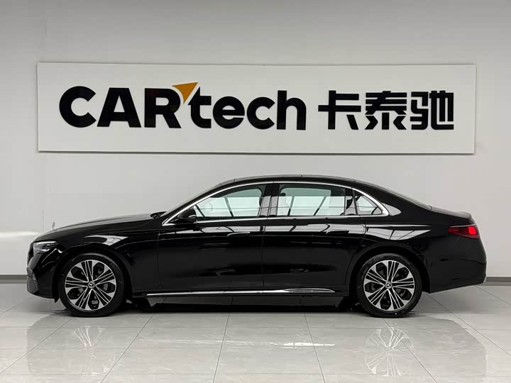 Фото 4 - Mercedes-Benz E-Class