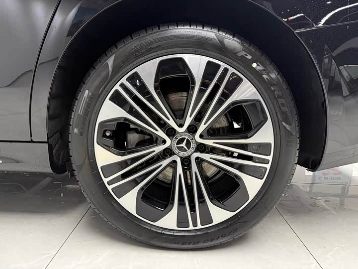 Фото 7 - Mercedes-Benz E-Class