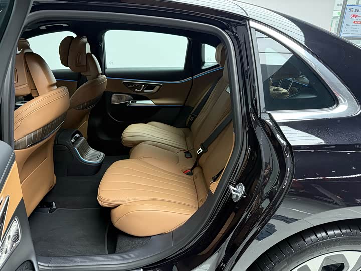 Фото 8 - Mercedes-Benz E-Class