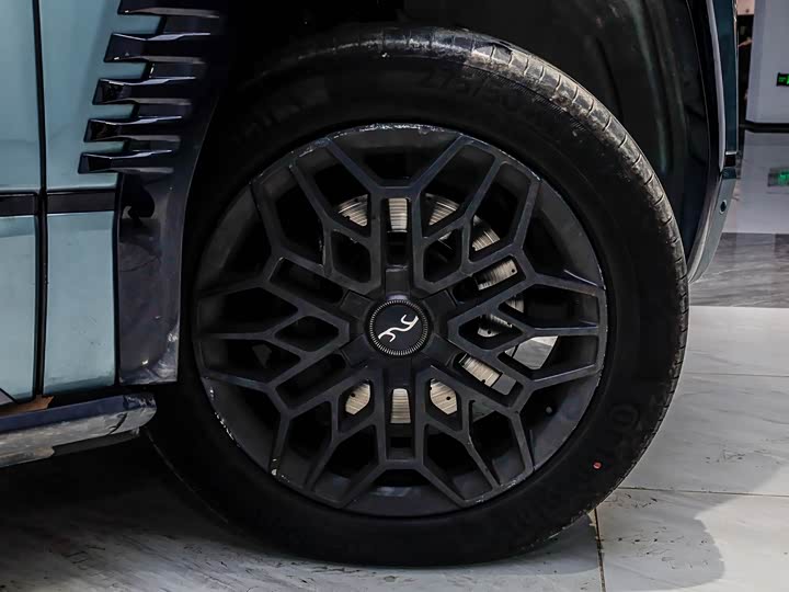 Фото 6 - BYD Yangwang U8