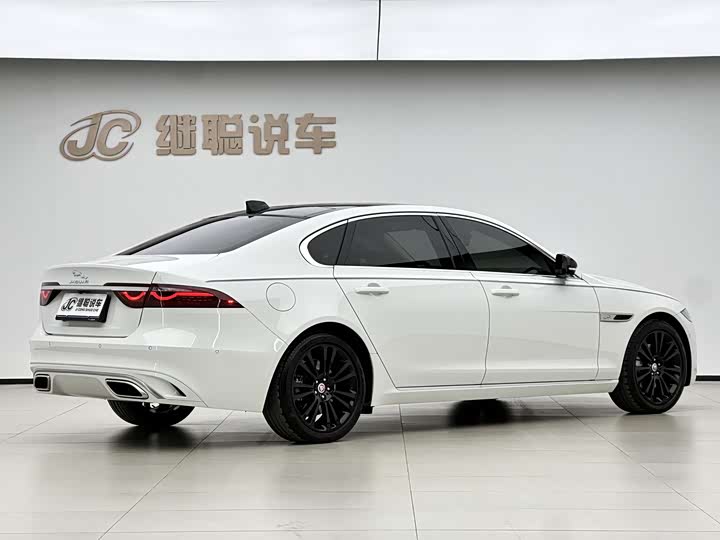 Фото 4 - Jaguar XF L