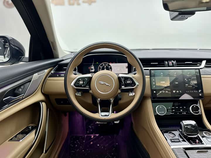 Фото 8 - Jaguar XF L