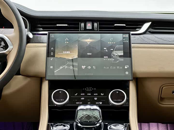 Фото 9 - Jaguar XF L