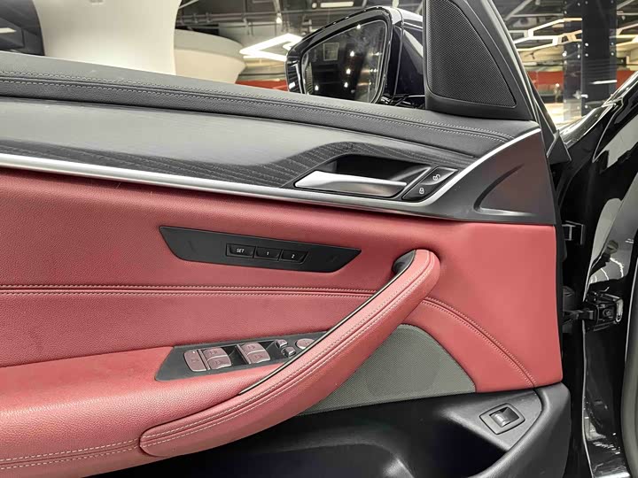 Фото 5 - BMW 5 Series