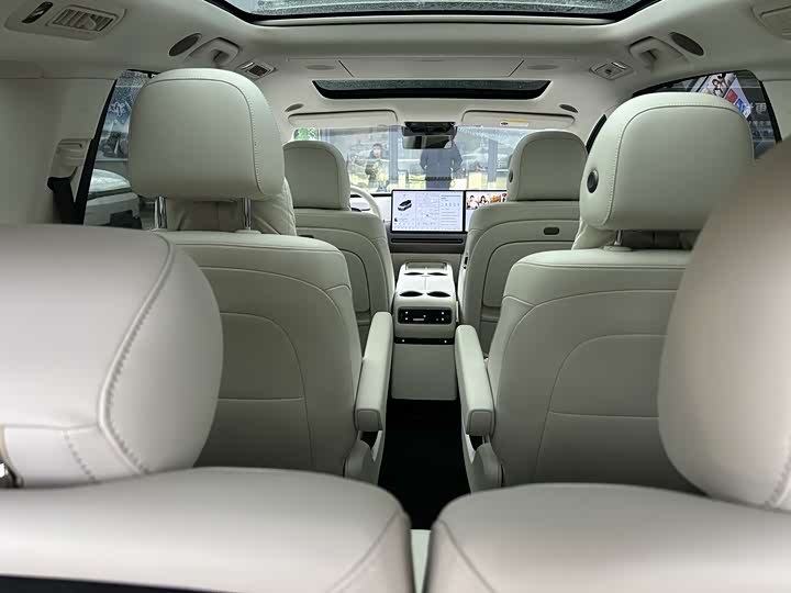 Фото 5 - LiXiang i8