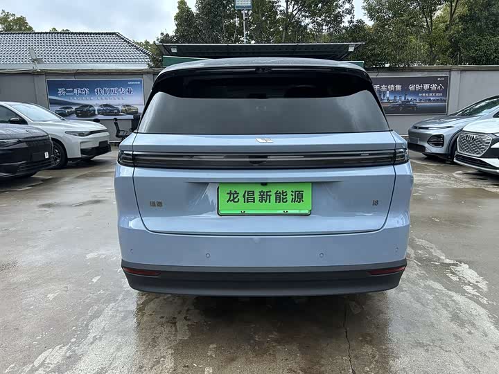 Фото 6 - LiXiang i8