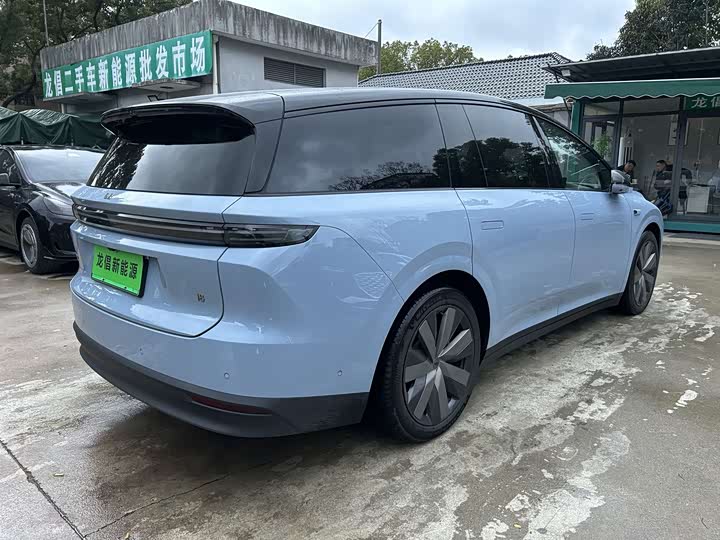 Фото 8 - LiXiang i8