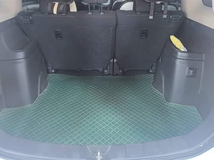 Photo 4 - Mitsubishi Outlander