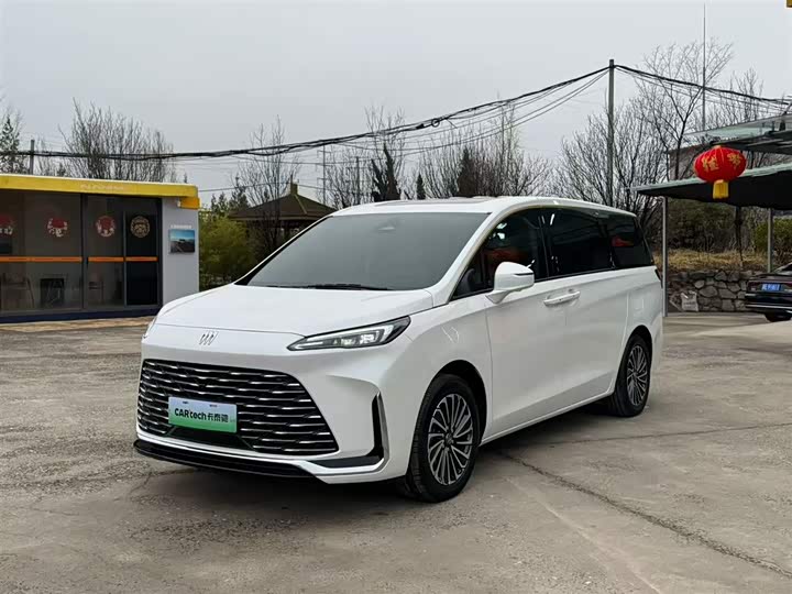 Фото 1 - Buick GL8 Hybrid