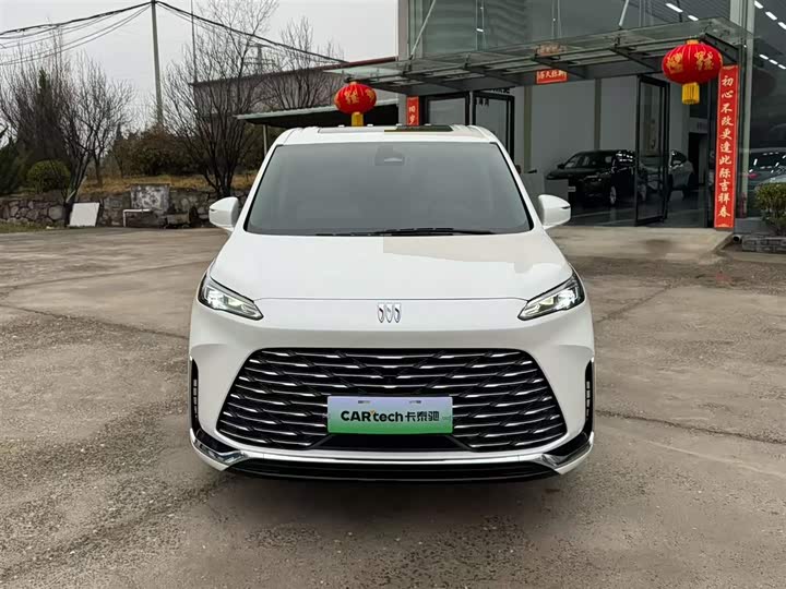 Фото 2 - Buick GL8 Hybrid