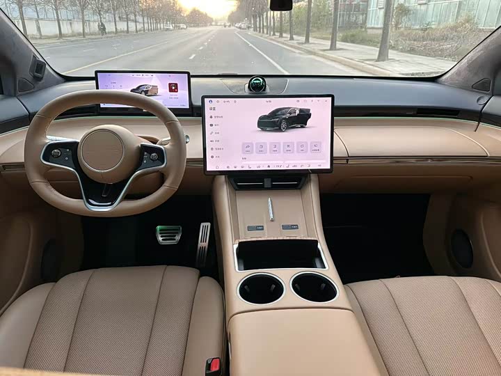 Фото 6 - Luxeed R7