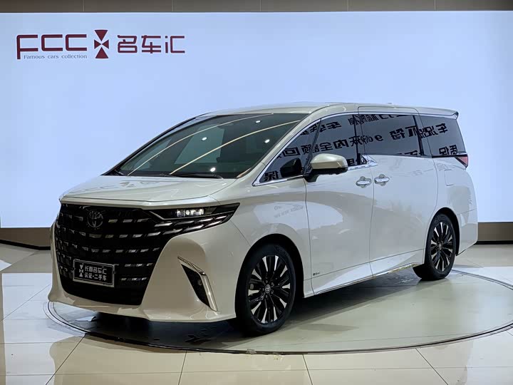 Фото 1 - Toyota Alphard