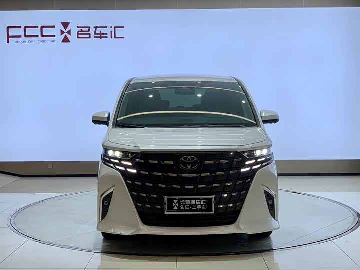 Фото 2 - Toyota Alphard