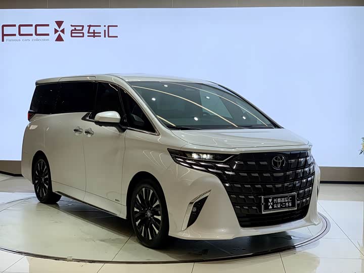 Фото 3 - Toyota Alphard