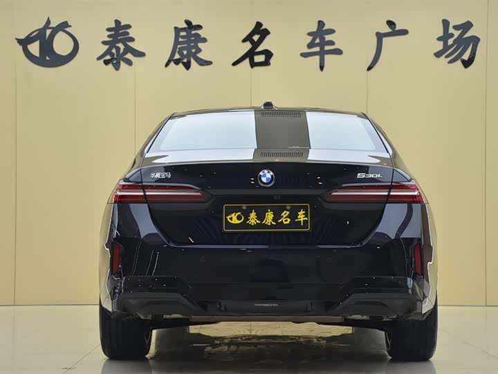 Фото 3 - BMW 5 Series