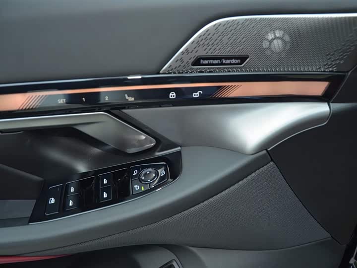 Фото 5 - BMW 5 Series