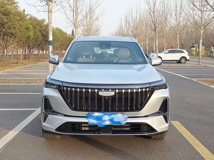 Фото 2 - Geely Atlas L