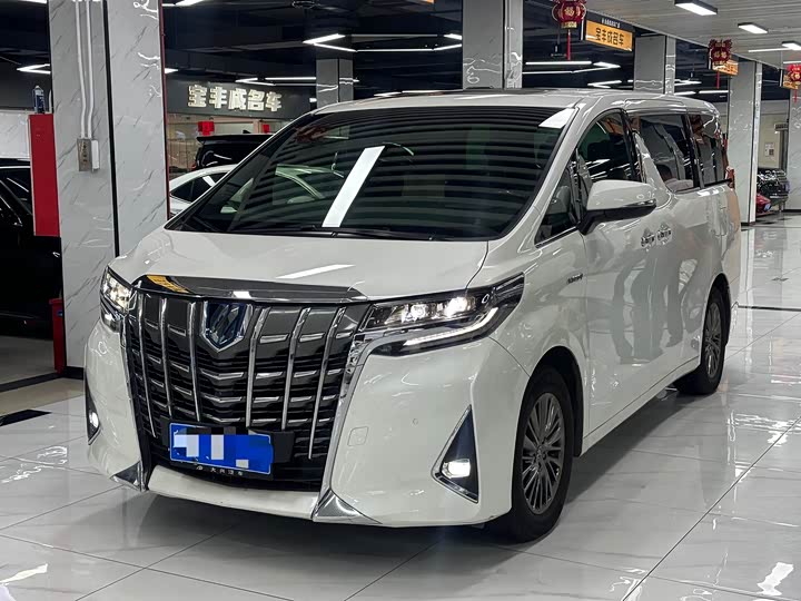 Фото 1 - Toyota Alphard