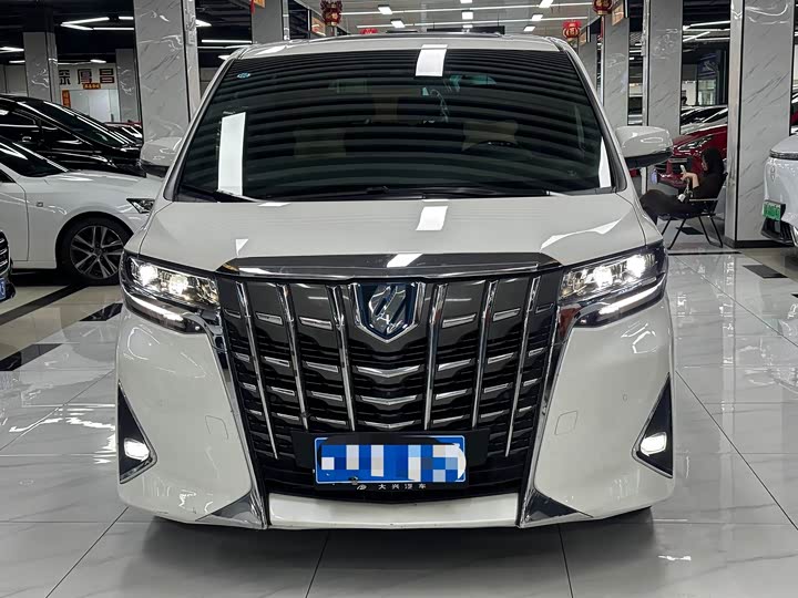 Фото 2 - Toyota Alphard