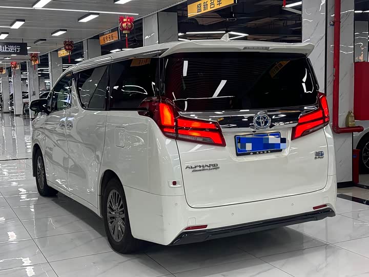 Фото 5 - Toyota Alphard