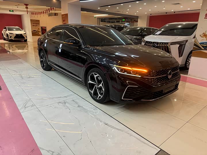 Фото 3 - Volkswagen Passat