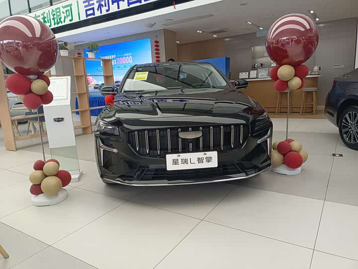 Фото 2 - Geely Preface L