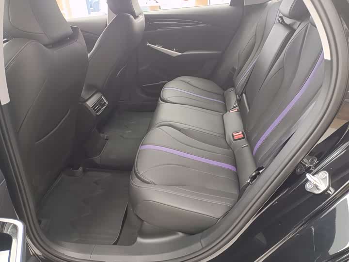 Фото 8 - Geely Preface L