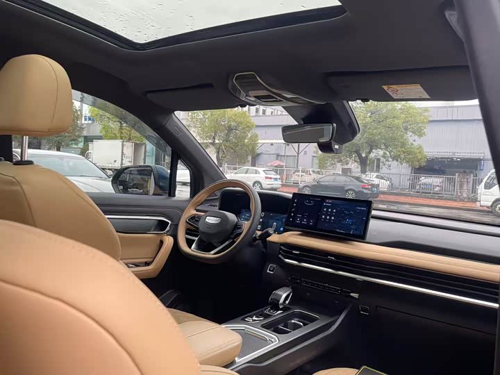 Фото 5 - Geely Okavango L