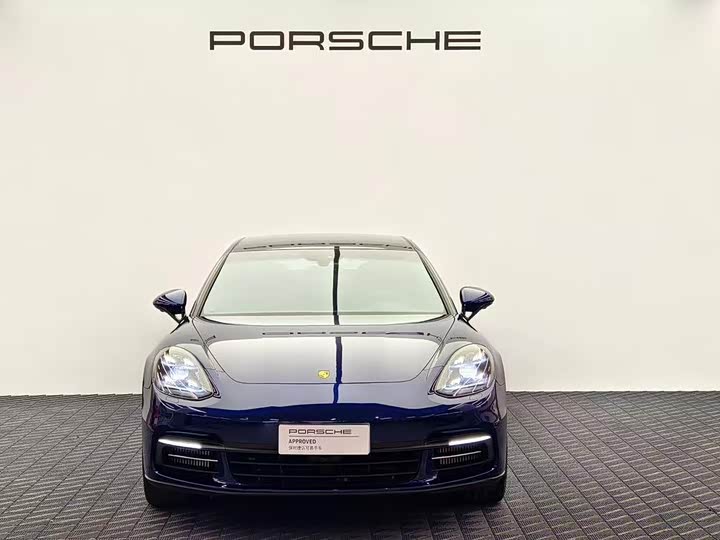 Фото 2 - Porsche Panamera