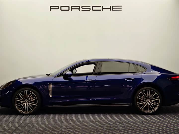 Фото 7 - Porsche Panamera