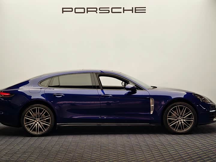 Фото 9 - Porsche Panamera