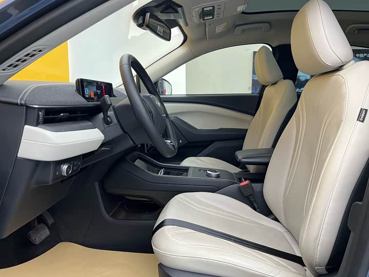 Фото 3 - Ford Mustang Mach-E