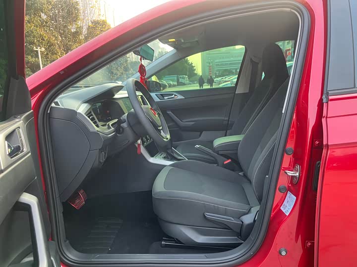 Photo 4 - Volkswagen Polo