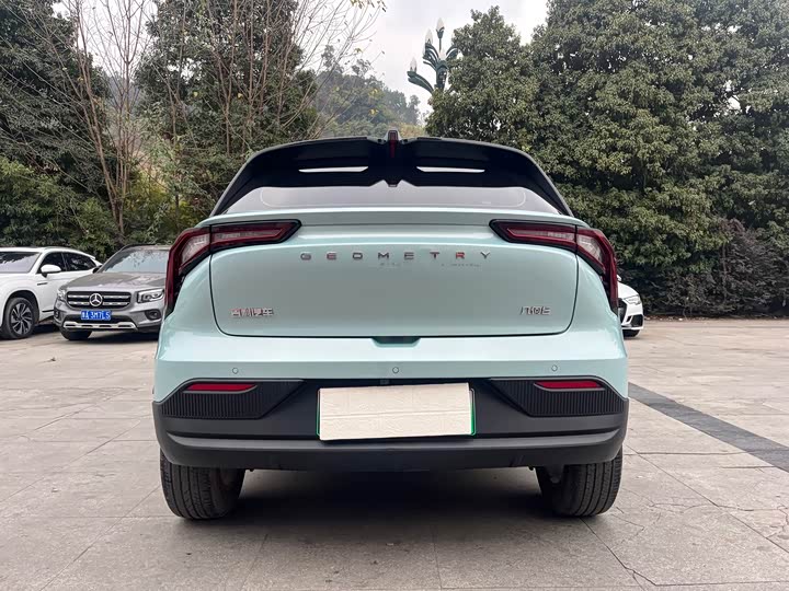 Фото 8 - Geely Geometry E Firefly