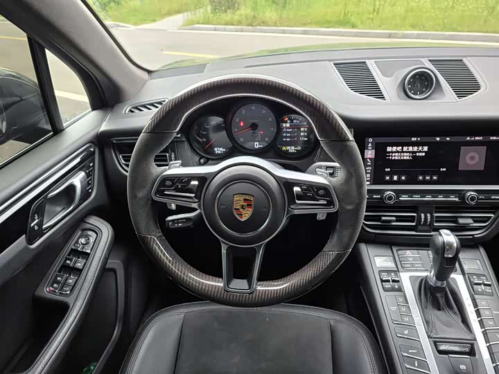 Фото 8 - Porsche Macan