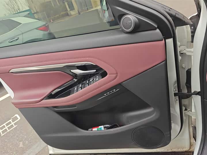 Фото 7 - Land Rover Range Rover Evoque L Hybrid