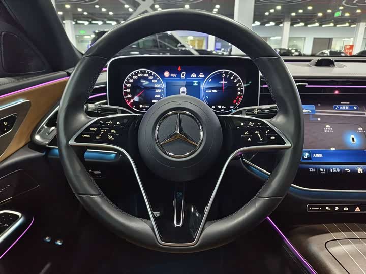 Фото 9 - Mercedes-Benz E-Class Hybrid