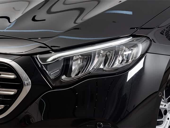 Photo 5 - Mercedes-Benz E-Class