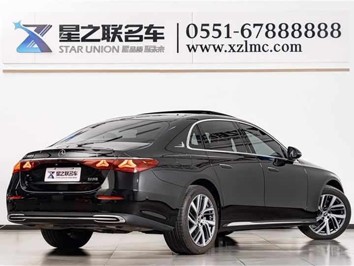 Photo 8 - Mercedes-Benz E-Class