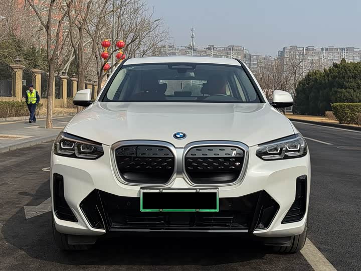 Фото 2 - BMW iX3
