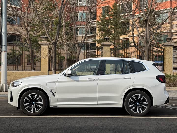 Фото 4 - BMW iX3