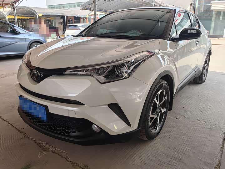 Фото 1 - Toyota C-HR