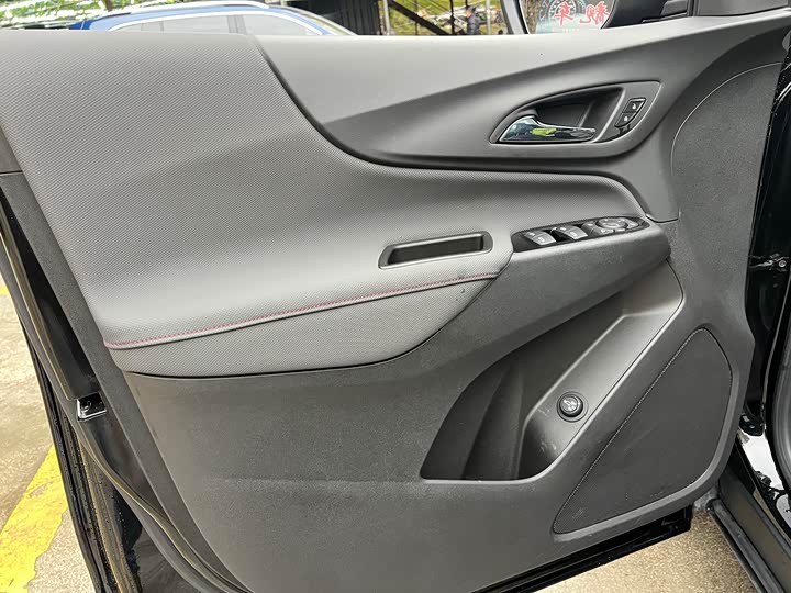 Фото 7 - Chevrolet Equinox